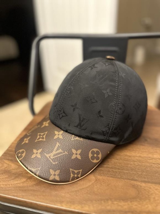 Louis Vuitton Other - Louis Vuitton Black Crown with Brown Monogram Leather Brim Cap